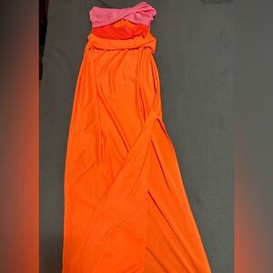 Vibrant Strapless Summer dress with cutouts